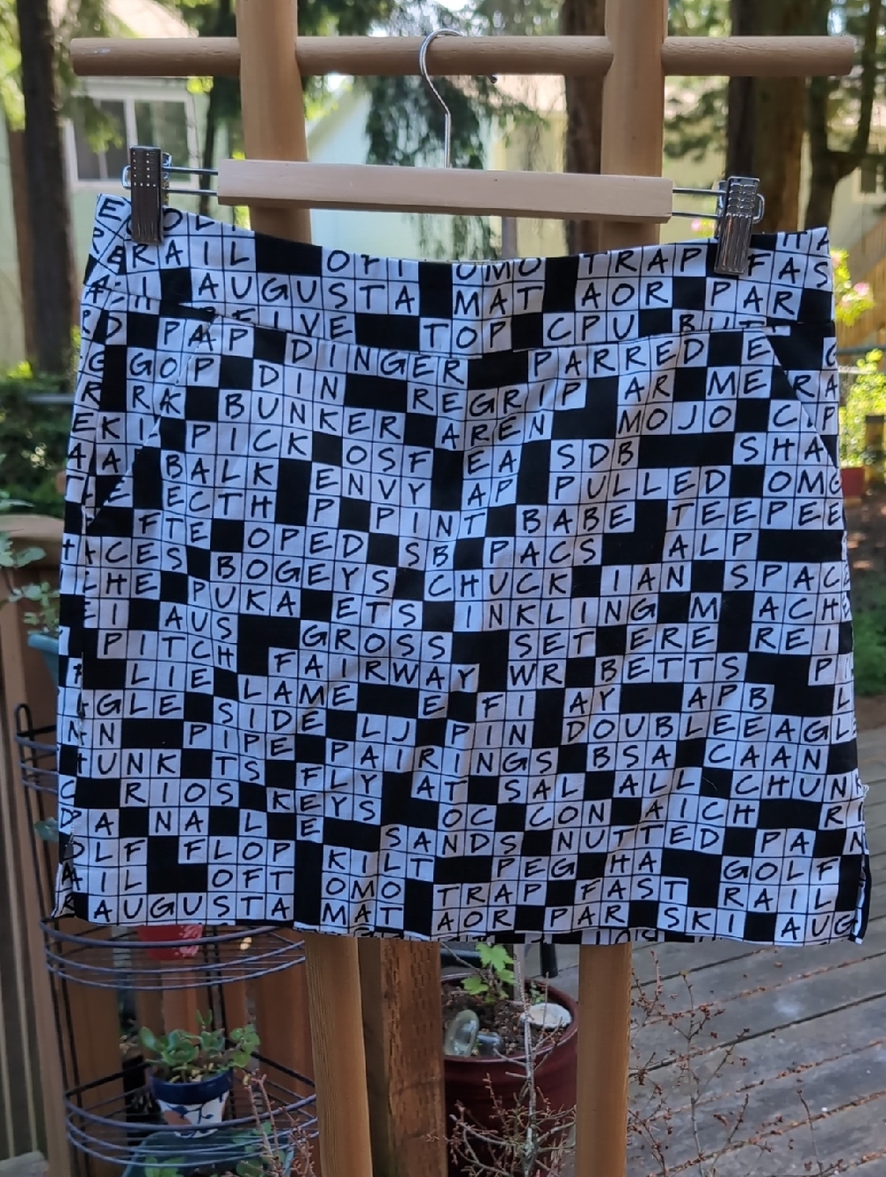 Front & Back PocketLoud Mouth Ladies Vintage Black & White Crossword Print Skirt